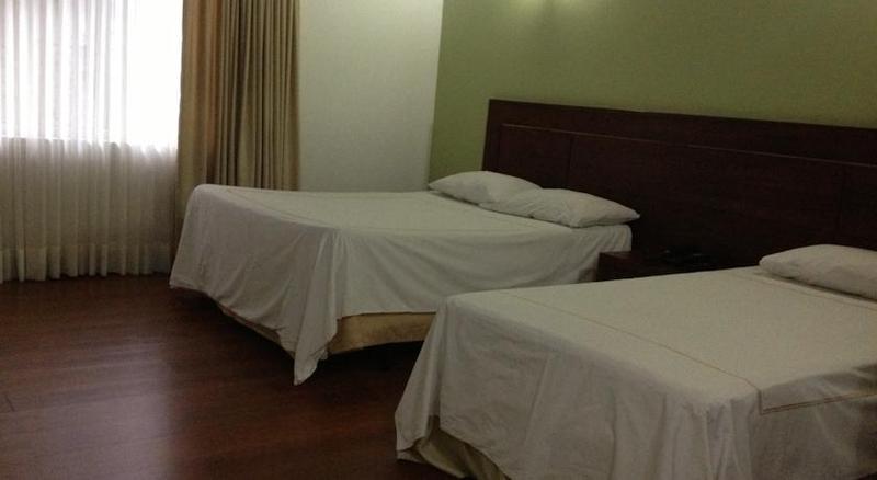 Hotel Portales Del Campestre 4*